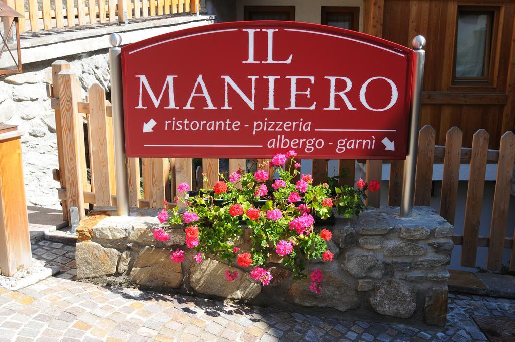 Hotel Il Maniero Ossana Exterior foto